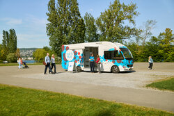 web_sk_6303_luftibus_landiwiese_lungezurich_sarakellerphotography